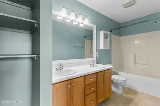 160 Macdonald Boulevard, Havelock, NC 28532 – photo 13: En Suite Primary Bathroom