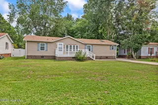1075 Clubview Lane SW, Calabash, NC 28467 — 3-bedroom home in Village At Calabash, Calabash, NC, photo 2 of 44