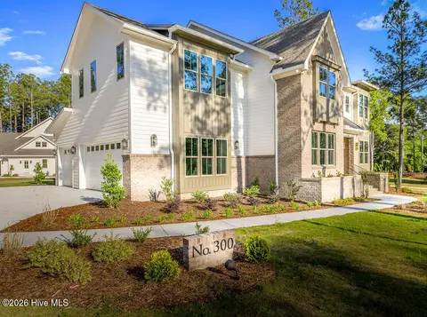 300 Sloan Lane, Pinehurst