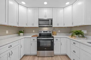 106 Dolphin Drive, Hampstead, NC 28443 — 3-bedroom home in Hideaway Shores, Hampstead, NC, photo 15 of 57