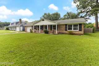 801 Brynn Marr Road, Jacksonville, NC 28546 – photo 3: 3-web-or-mls-IMG_9991RE