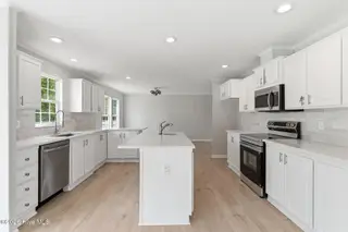 9929 Old Mill Road NE, Leland, NC 28451 — 4-bedroom manufactured home, Leland, NC, photo 8 of 33: 21-web-or-mls-dsc07464