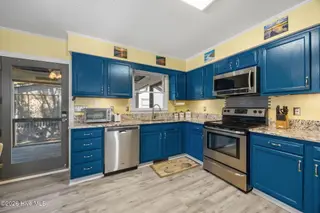 214 NE 50th Street, Oak Island, NC 28465 – photo 18: 17-web-or-mls-IMG_5504