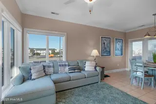 104 S 3rd Street J1 & Slip #55 Atlantic Harbour, Morehead City, NC 28557 – photo 8: Living room