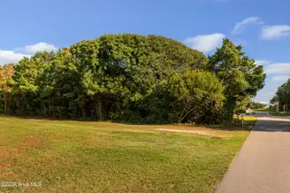 104 Juniper Road, Pine Knoll Shores, NC 28512 – photo 11: Vacant lot in Pine Knoll Shores