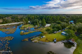 134 Goose Creek Loop Road, Newport, NC 28570 – photo 10: 28-web-or-mls-chadwick-visuals-134-goose