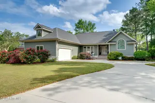 164 Firefly Drive, Wallace, NC 28466 — 3-bedroom home in River Landing, Wallace, NC, photo 2 of 47: 164fireflynancy1