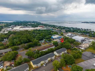 113 Bonner Avenue 105, Morehead City, NC 28557 – photo 6: 31-web-or-mls-chadwick-visuals-113-bonne