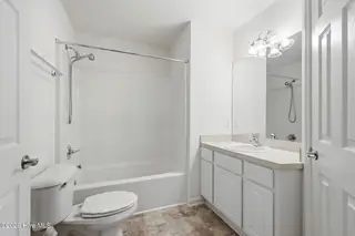 102 Oleander Court, Morehead City, NC 28557 – photo 19: Guest Bath