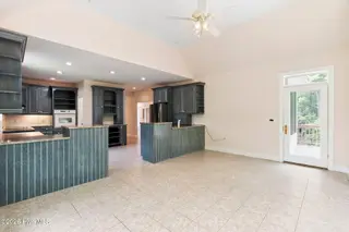 86 Plantation Passage Drive SE, Bolivia, NC 28422 — 4-bedroom home in Winding River Plantation, Bolivia, NC, photo 18 of 77: Breakfast and Kitchen