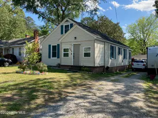 303 E 11th Street, Washington, NC 27889 – photo 3: Front from Driveway