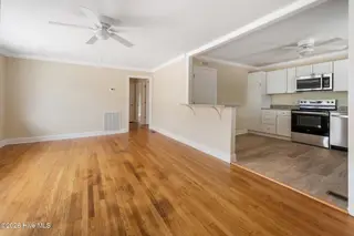619 S 9th Street, Wilmington, NC 28401 – photo 6: 6-web-or-mls-DSC_5040
