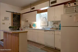 603 E Colonial Avenue 1, Elizabeth City, NC 27909 – photo 7: Kitchen 1