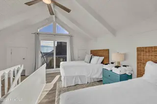 305 S South Bald Head Wynd Unit 10, Bald Head Island, NC 28461 — 3-bedroom home in BHI Stage I Villas, Bald Head Island, NC, photo 24 of 48: 031_img_3195_251