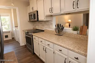 1010 Haymarket Lane, Wilmington, NC 28412 — 3-bedroom home in Echo East, Wilmington, NC, photo 10 of 61