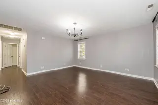131 Cox Avenue, Jacksonville, NC 28540 — 3-bedroom home in Sabiston Height, Jacksonville, NC, photo 12 of 37: Living room