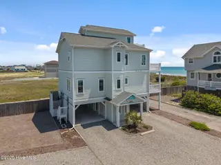 130 N Permuda Wynd Drive, North Topsail Beach, NC 28460 – photo 9: 20250509172912961385000000-o
