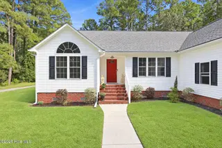 2119 Royal Pines Drive, New Bern, NC 28560 – photo 3: Nice entry