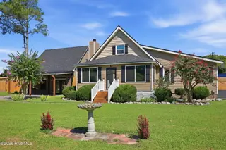 208 Dixon Circle, Washington, NC 27889 – photo 2: 3-web-or-mls-IMG_0004 (1)