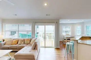 124 N Permuda Wynd Drive, North Topsail Beach, NC 28460 – photo 15: 124 N. Permuda Wynd - Interiors - Edited