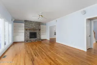 2689 Sloop Point Loop Road, Hampstead, NC 28443 – photo 21: living-room-01b