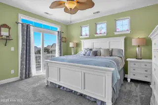 606 Tennessee Avenue 1, Carolina Beach, NC 28428 – photo 21: Primary Bed 1