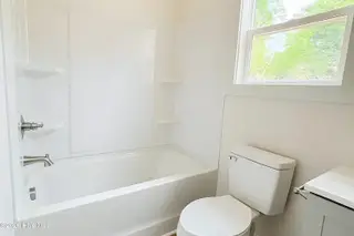 3907 Park Avenue, Wilmington, NC 28403 – photo 3: 3907 Park Ave #A | Bath #3