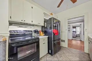 2812 Evans Street, Morehead City, NC 28557 – photo 15: Kitchen