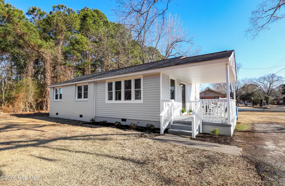1800 Hargett Street, Jacksonville, NC 28540 – photo 1 of 47: Main front of house