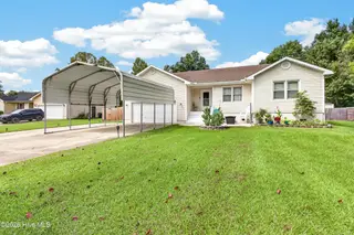 106 Quartz Drive, Jacksonville, NC 28540 — 4-bedroom home in Greystone, Jacksonville, NC, photo 3 of 36