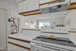 9100 Reed Drive 4305, Emerald Isle, NC 28594 – photo 16: Kitchen