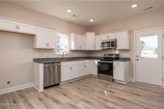 209 Shadow Grass Court, Stella, NC 28582 – photo 18: Kitchen