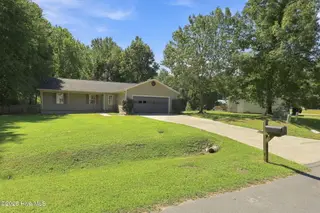 262 S Creek Drive, Jacksonville, NC 28540 — 3-bedroom home in South Creek, Jacksonville, NC, photo 6 of 56: 4-web-or-mls-IMG_3217