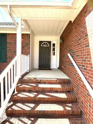 213 Pinewood Drive, New Bern, NC 28562 – photo 4: IMG_8011