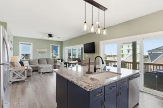 5205 E Pelican Drive, Oak Island, NC 28465 – photo 3: 26-web-or-mls-DSC06718