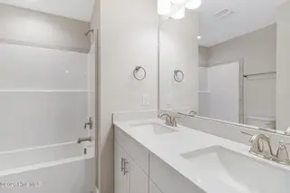 222 Cline Way Unit 134, Beaufort, NC 28516 – photo 20: Primary Bath
