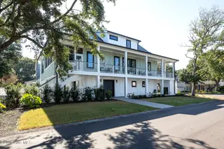 434 Settlers Lane, Kure Beach, NC 28449 – photo 1: Settlers434-sideDianaL33A7771 copy