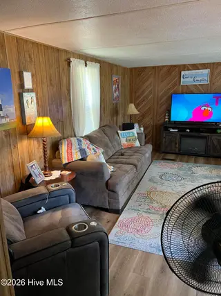 112 Pettiford Road, Peletier, NC 28584 — 3-bedroom manufactured home in Pettiford Point, Peletier, NC, photo 9 of 19: IMG_3886