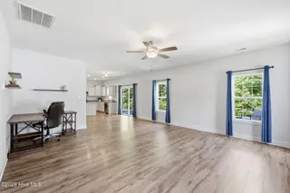 1023 Marlin Boulevard, New Bern, NC 28562 – photo 12: Living Room