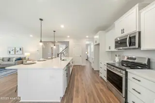 19 S Bandwheel Way, Hampstead, NC 28443 – photo 7: Kitchen