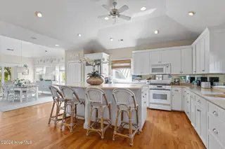 2106 Evans Street, Morehead City, NC 28557 – photo 10: 11-web-or-mls-1S3A0381