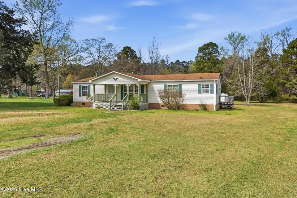 216 Luther Banks Road, Richlands, NC 28574 – photo 1 of 26: luther-1