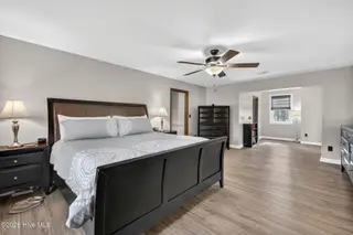 10020 S Olde Towne Wynd, Belville, NC 28451 — 3-bedroom home in Olde Towne, Belville, NC, photo 21 of 56: 10020SOldeTowneWyndSE-47
