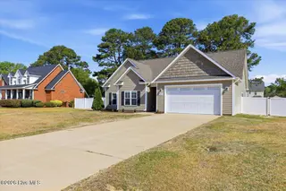 107 Raven Ridge Drive, Goldsboro, NC 27530 — 3-bedroom home in Eagles Pointe, Goldsboro, NC, photo 2 of 25: 02-107 Raven Ridge Dr-2