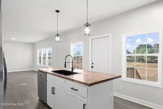 124 Fieldcrest Lane, Beulaville, NC 28518 — 3-bedroom manufactured home, Beulaville, NC, photo 14 of 29: 124fieldcrest14