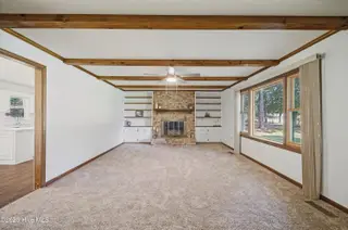 413 Hickory Drive, Elizabeth City, NC 27909 – photo 4: Living Room