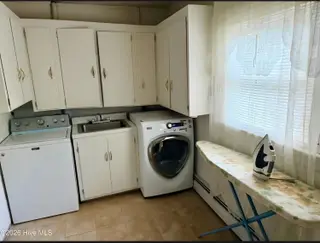 1210 Meadowood Drive, Kinston, NC 28501 – photo 15: Laundry room