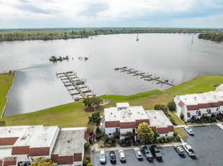 110 S Washington Harbor, Washington, NC 27889 — 3-bedroom townhome in Washington Harbour, Washington, NC, photo 4 of 27