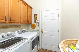 122 Belmont Court, Southern Pines, NC 28387 – photo 23: laundry room