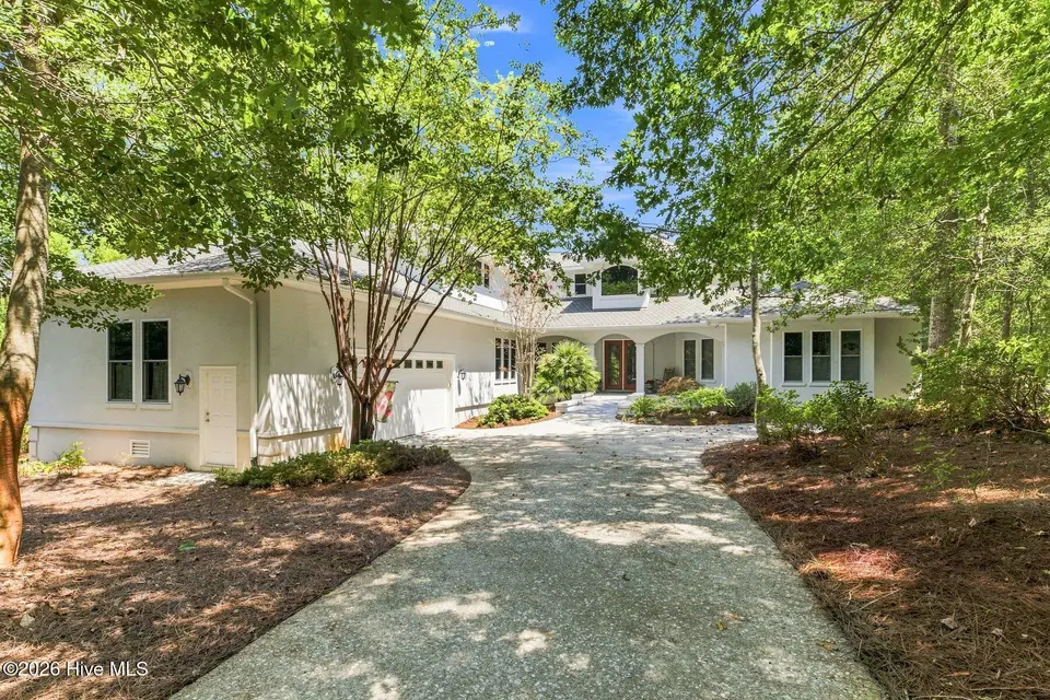 358 Shore Point Drive, Wilmington, NC 28411 — 5-bedroom home in Bayshore Estates, Wilmington, NC, photo 1 of 49